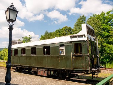 Szentendre, Macaristan'da bir retro trende görünüm