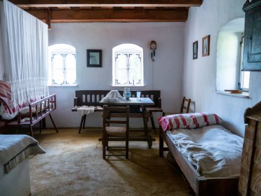 Geleneksel macar pise evinin bir odasında görünümü