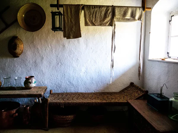 Vista sobre um quarto de uma tradicional casa de pise húngara — Fotografia de Stock