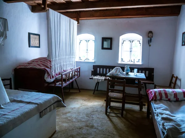 Uitzicht op een kamer van een traditionele Hongaarse pise huis — Stockfoto