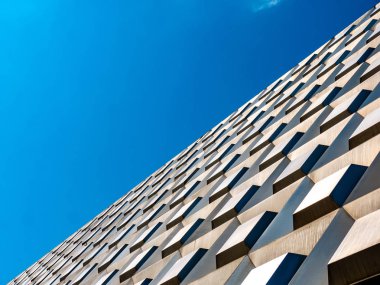 Eski bir alışveriş merkezinin alışılmadık manzarası