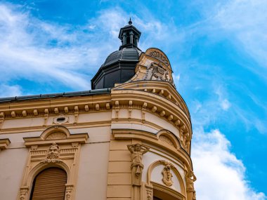Macaristan, Papa 'da güneşli bir günde tarihi mimari.