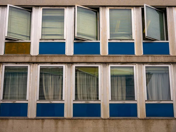 Vista Las Ventanas Antiguos Edificios Planos Gyor Hungría — Foto de Stock