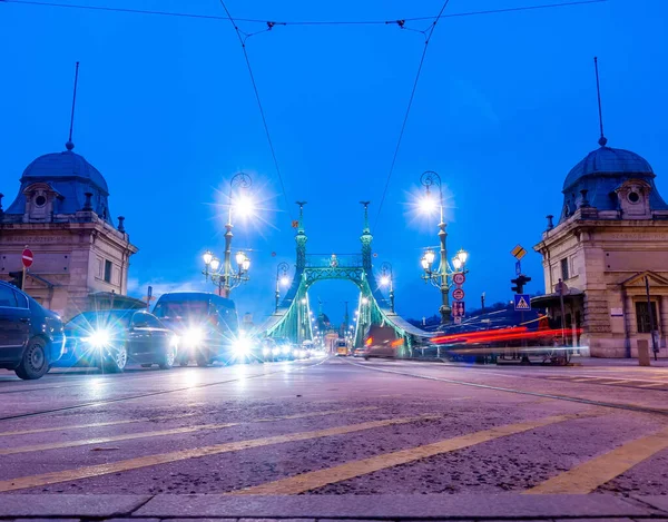 Budapest Ungheria Dicembre 2019 Vista Sul Traffico Piazza Fovam Sul — Foto Stock