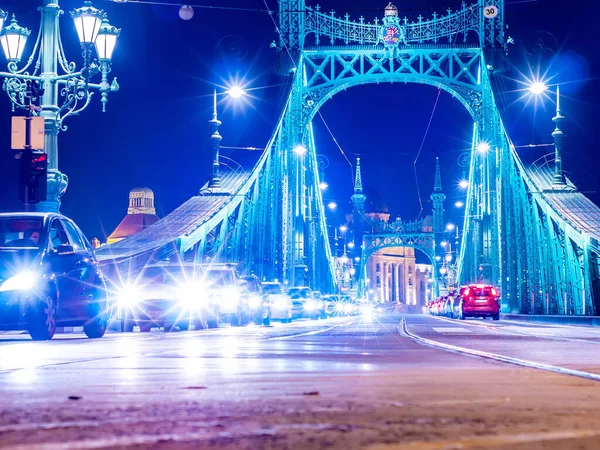 Budapest Hungria Dezembro 2019 Vista Sobre Trânsito Praça Fovam Ponte — Fotografia de Stock