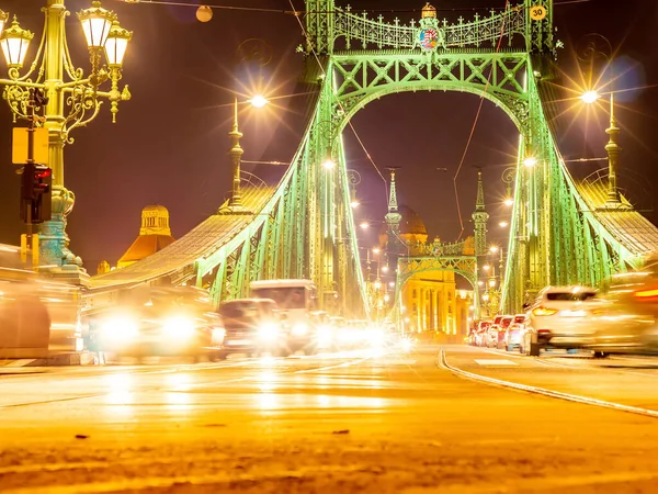 Budapest Hungria Dezembro 2019 Vista Sobre Trânsito Praça Fovam Ponte — Fotografia de Stock