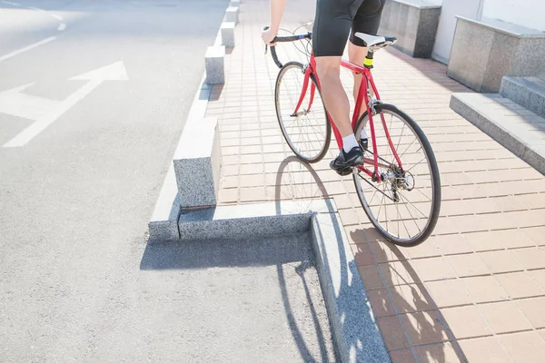 Cyclist Rides Red Bicycle Sidewalk Traveling Bicycle City Man Riding — Stock Photo, Image