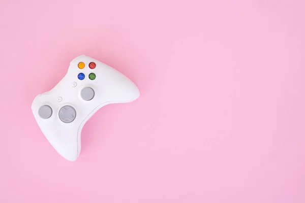 Weißes Gamepad Controller Auf Pastellrosa Hintergrund Der Weiße Steuerknüppel Ist — Stockfoto