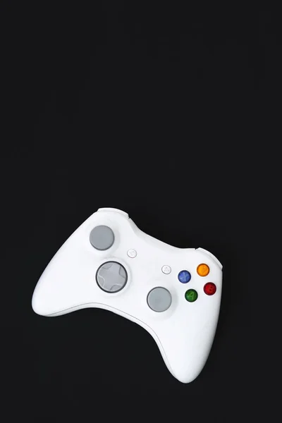 黑色背景的白色操纵杆 控制台的游戏板在深色背景下隔离 游戏竞争 Copyspace Flatlay — 图库照片