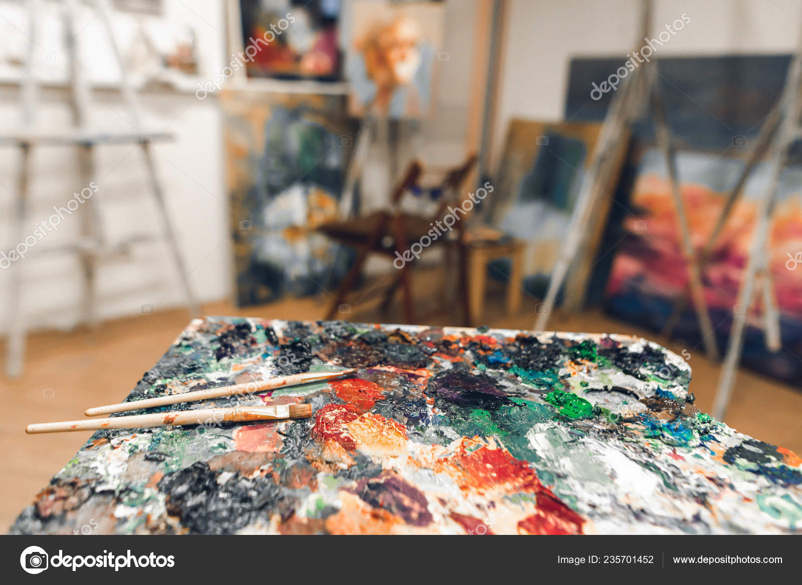 Palette Oil Paints Brushes Background Studio Background Copyspace Stock Photo By C Bodnarphoto
