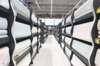 Duvar kağıdı ile modern Mağazası. Birçok duvar kağıtları, süpermarket ve tamir bölümü. Büyük bir seçim ile bir duvar kağıdı duvar kağıdı deposunda seçme. Arka plan