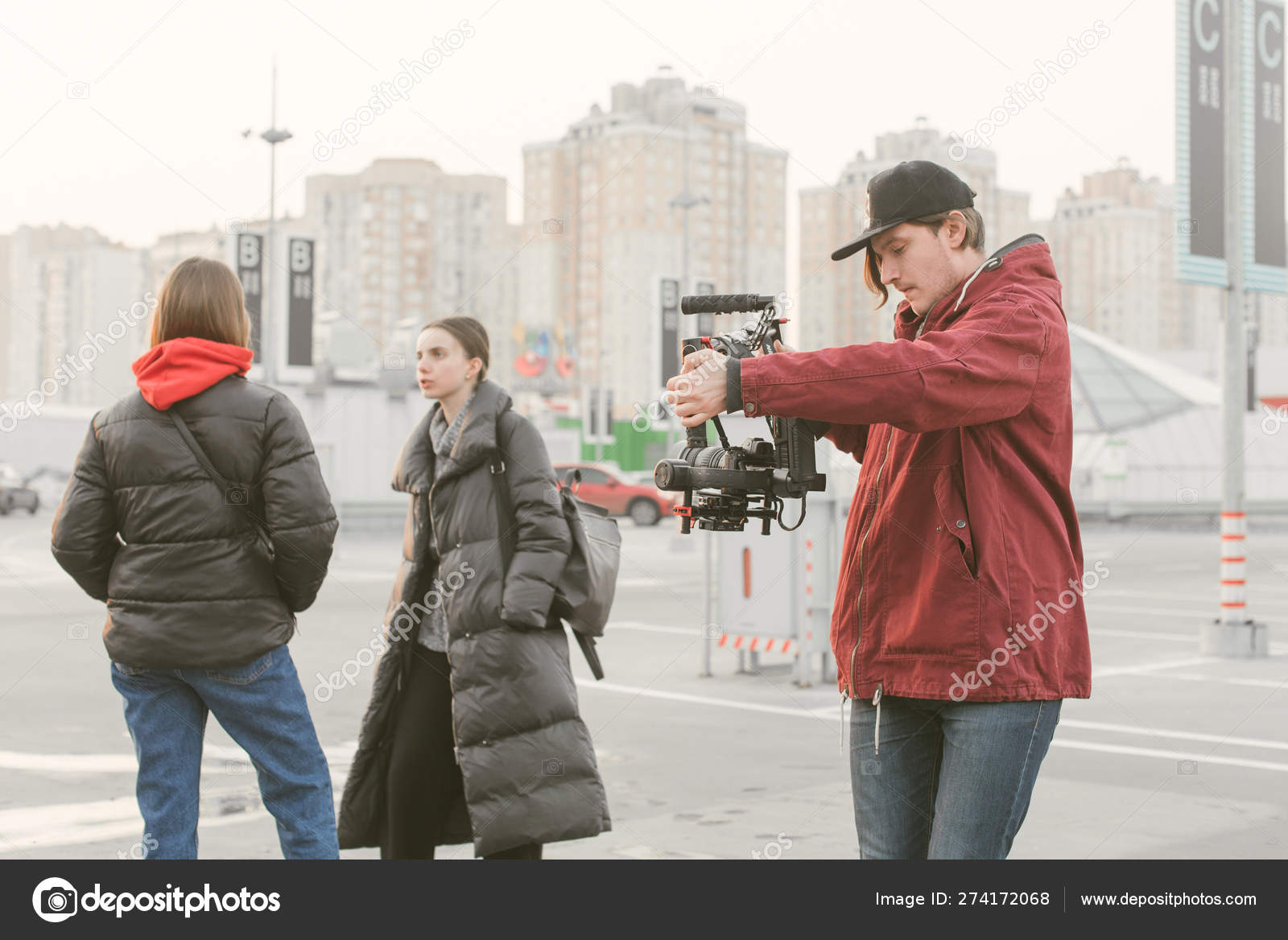 Девушка голая ходит по улице - HD порно видео Девушка голая ходит по улице - HD порно видео