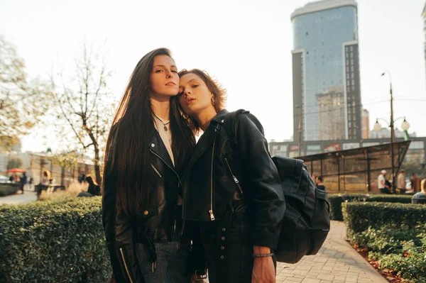 Street Photo Attractive Girlfriends Sunset Posing Camera Wearing Casual Clothes — Stock Photo, Image