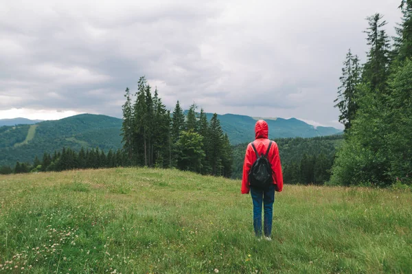 Back View Lady Hiker Red Raincoat Backpack Standing Top Mountain — Stock Photo, Image