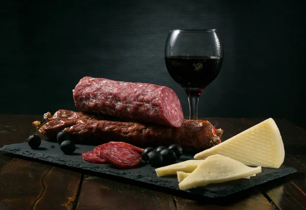 Beautiful Delicious Dried Sausage Piece Cheese Olives Were Photographed Studio — Stock Photo, Image