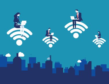 İnternet destek iş ve dizüstü bilgisayar kullanan iş insanları 