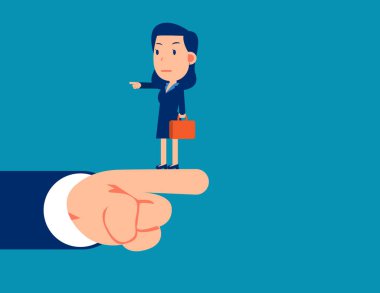 İş kadını farklı bir yöne bakıyor. Doğru yön kavramı