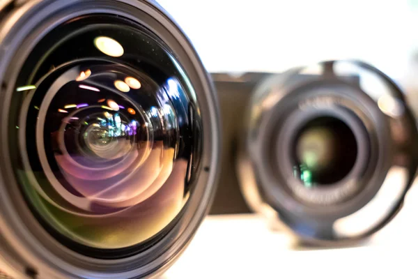 Lente convexa lente gran angular y cámara — Foto de Stock