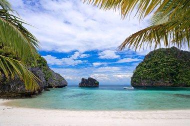 Myanmar, Penis Yanıyor Adası 'nda turistik yerler