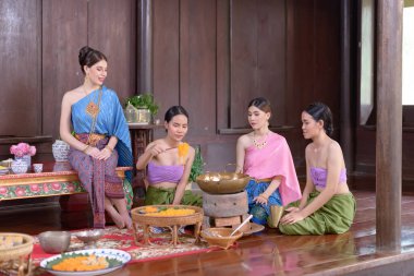 Taylandlılar Tayland usulü tatlı yaparlar.