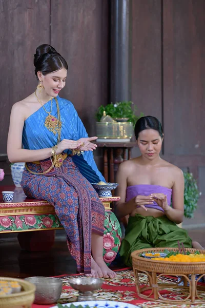 Los Tailandeses Hacen Postre Tailandés Traje Época Tailandesa Imagen De Stock