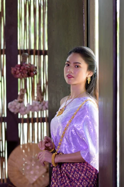 Portret Thaise Vrouw Retro Thaise Jurk — Stockfoto