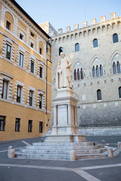 Palazzo Salimbeni Siena Toscana Itália Europa — Fotografia de Stock