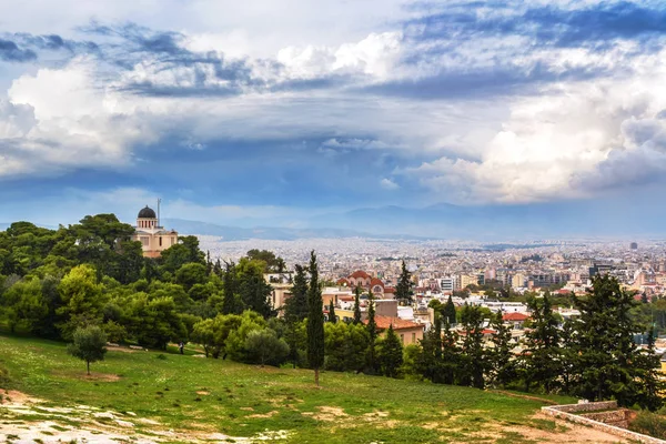 Cityscape Atina Kilise Ağaçlar Tepeden Evler — Stok fotoğraf