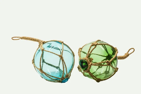 Decoración Escandinava Transparente Esfera Vidrio Azul Verde Cuerdas Aisladas Sobre — Foto de Stock