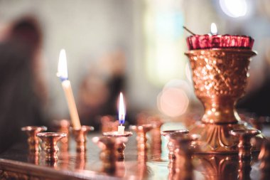 Ortodoks kilisesinde mum yakmak