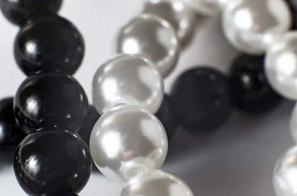 Perlas Blancas Negras Collar Grandes —  Fotos de Stock