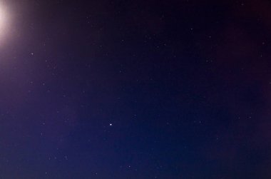 Gecenin manzarası Yıldızlı gökyüzü