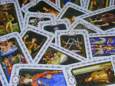 Arka plan renkli Tarot kartları.