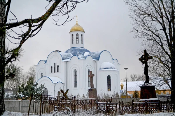Kadın Manastırı ve eski mezarlık Ortodoks eski kilise