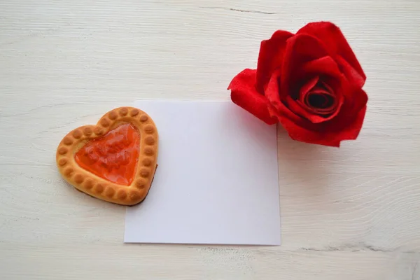 Biglietto Con Biscotti Cuore Rosso Biglietto Auguri Festivo Simbolo Del — Foto Stock