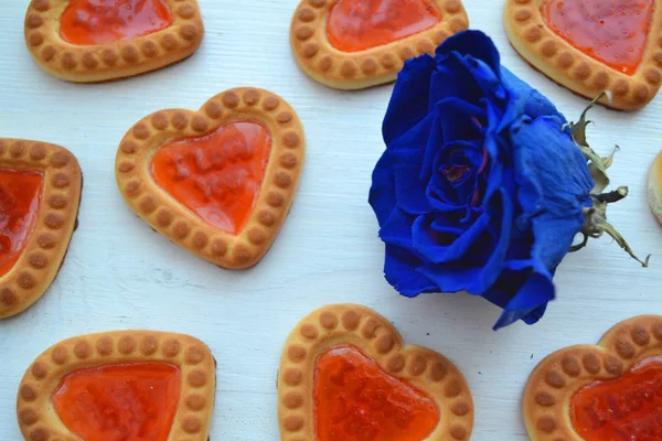 Hearts Godis Bakgrund Med Blå Ros Festlig Dekoration — Stockfoto