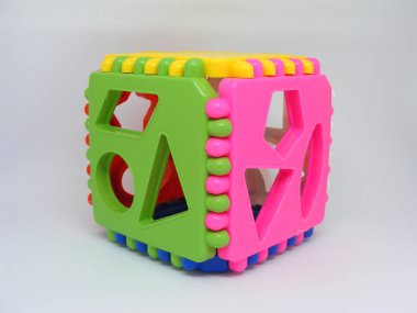 Oyuncak bulmaca blok küp dikkat beyaz arka plan üzerinde izole çocukların gelişimi için