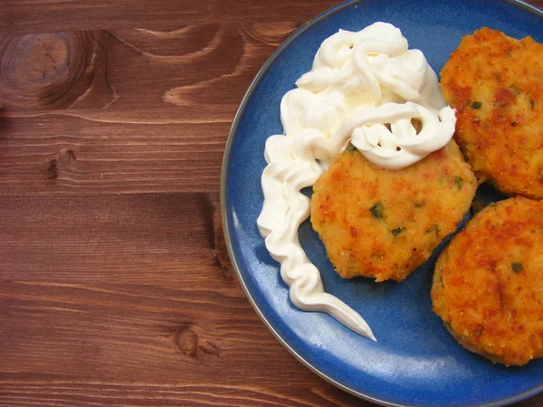 Rissoles Ham Cheese Potatoes Sour Cream Blue Plate Rustic Wooden — Stock Photo, Image