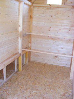 yeni tavuk ev kapalı, tavuk kümesi bir çiftlikte