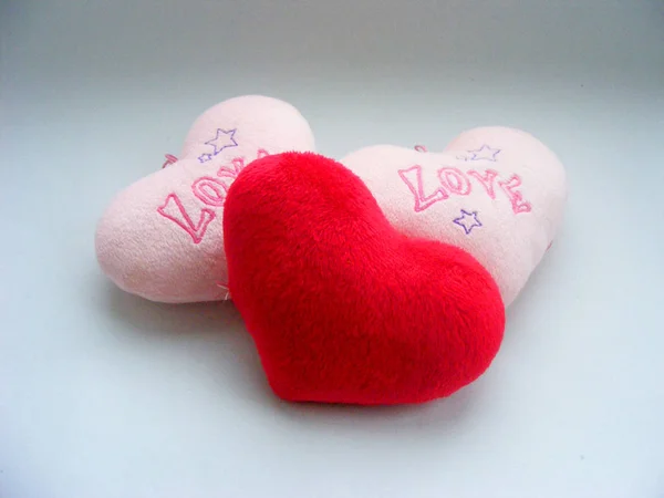 Розовые Красные Сердечки Валентины Любовной Вышивкой — стоковое фото