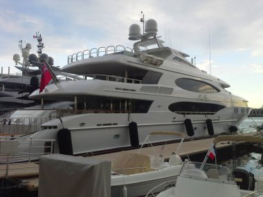 Lüks cruise yatçılık. Lüks tatil. Yaz gezisi tatil seyahat. Motivasyon kavramı, Monte-carlo, Monako. Yaz eğlence.