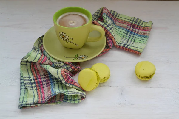 Bir Makarna Bir Fransız Tatlı Beze Tabanlı Şekerleme Kahve Fincan — Stok fotoğraf