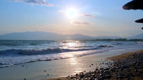 Zee golven en zandstrand, Natuur achtergrond — Stockvideo