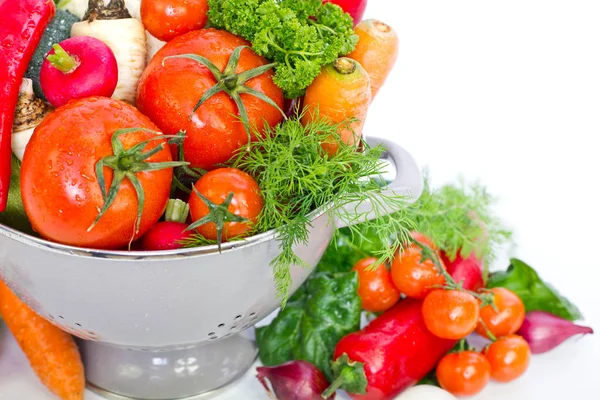Nahaufnahme Von Frischem Gemüse Vor Weißem Hintergrund — Stockfoto