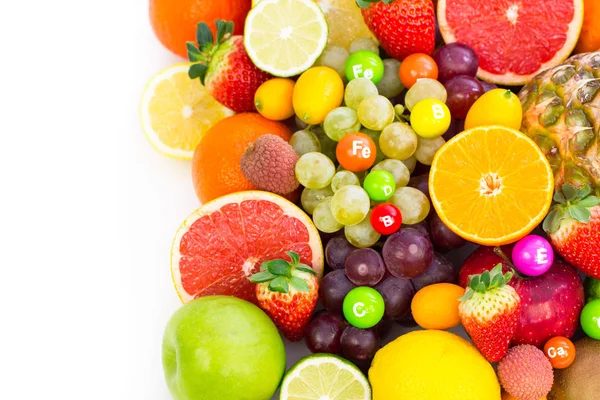 Nahaufnahme Von Frischen Früchten Auf Weißem Hintergrund Angeordnet — Stockfoto
