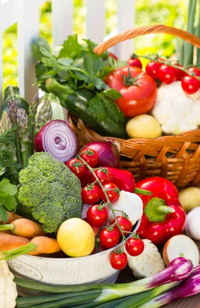 Vista Cerca Verduras Frescas Maduras Arregladas — Foto de Stock