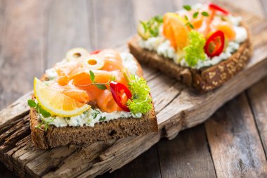 ekmek ile ev yapımı aperatifler görünümünü kapat 