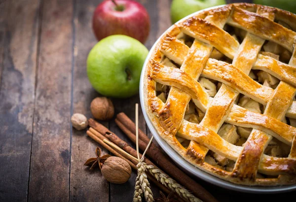 Vue Rapprochée Tarte Maison Aux Pommes Sur Fond Bois — Photo