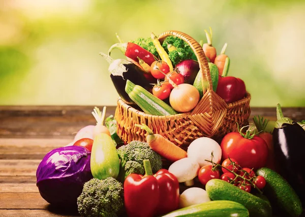 Close View Fresh Vegetables Basket Wooden Tabletop — Stock Photo, Image
