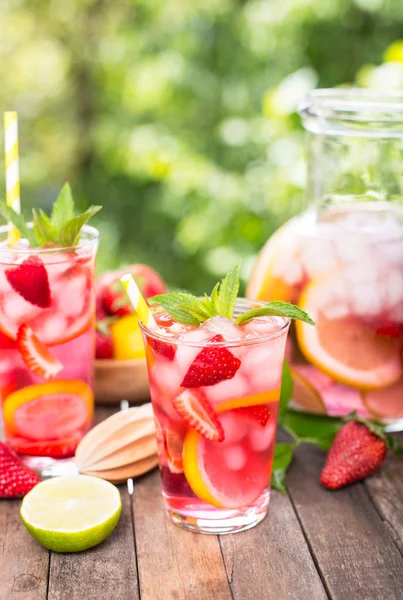 Close View Refreshing Strawberry Drinks Wooden Table — Stock Photo, Image